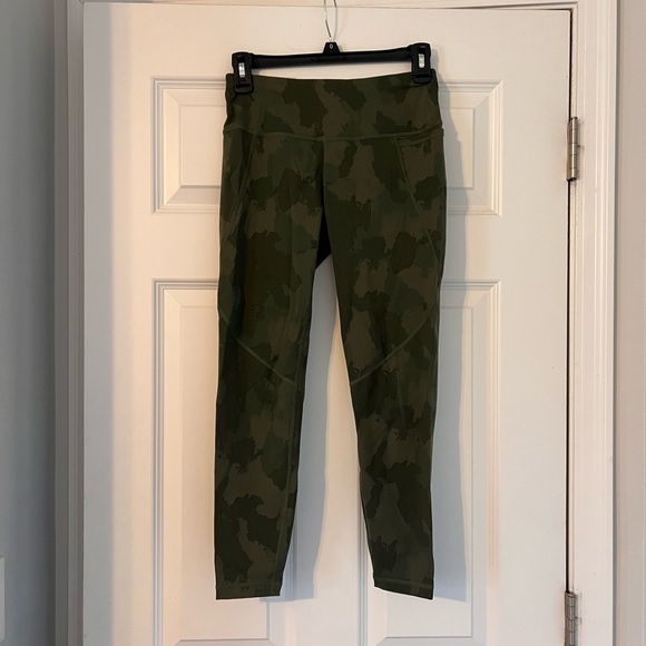Sweaty Betty Pants - Sweaty Betty 7/8 Leggings Power Pocket Olive Green Tonal Camo Sz Small